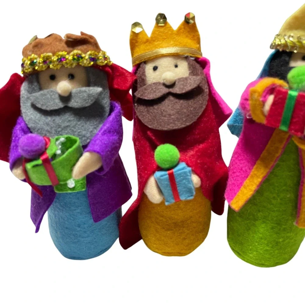 We Three Kings Felt Figures 5 1/2 inches‎ Tall (one King's present unglued)